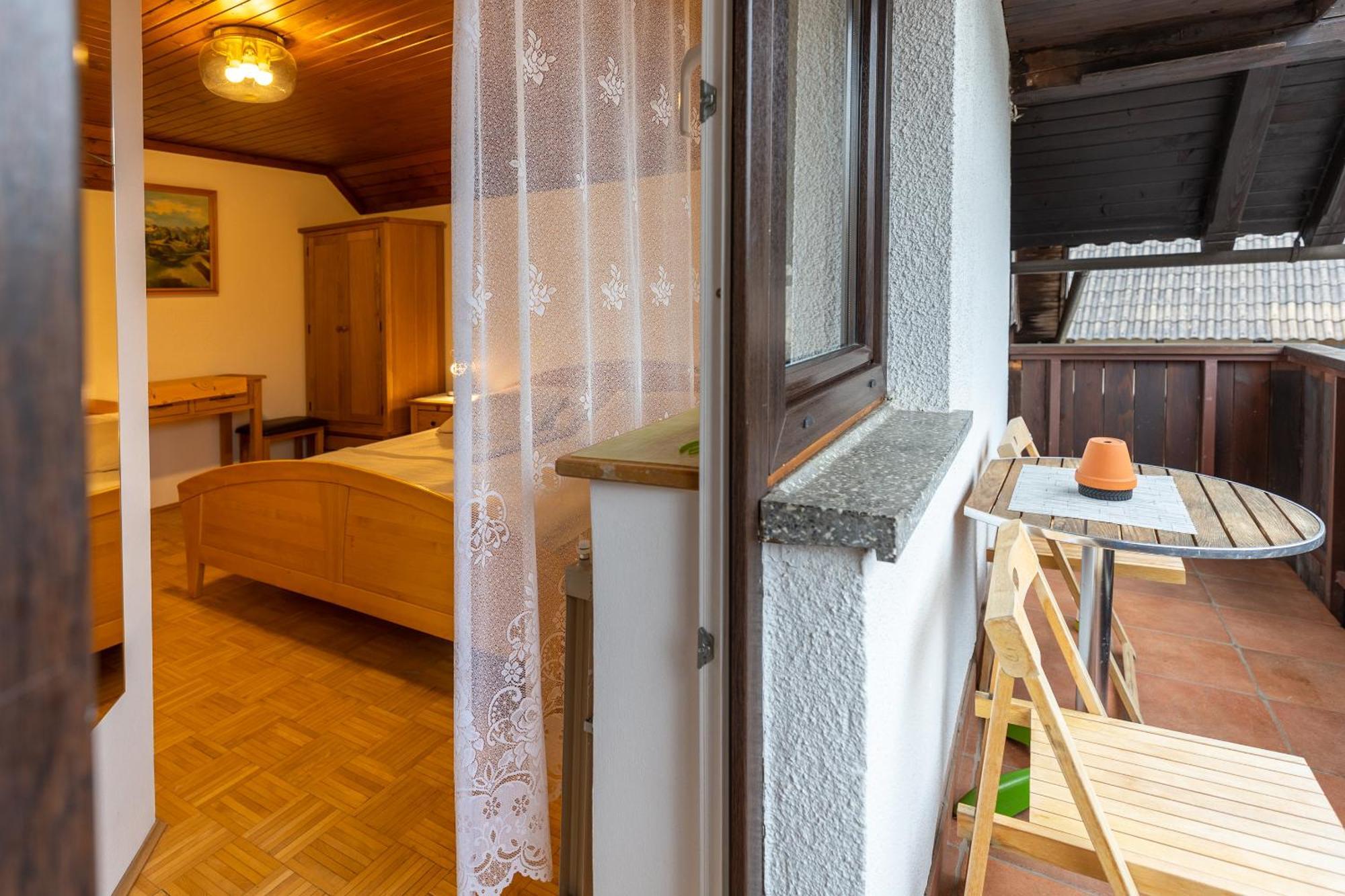 Apartments Pri Urhu Бохинь Экстерьер фото